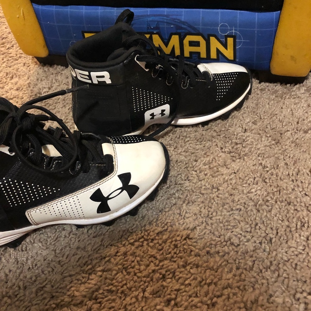 Football cleats